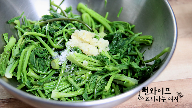 Toss with seasonings — step photo 2