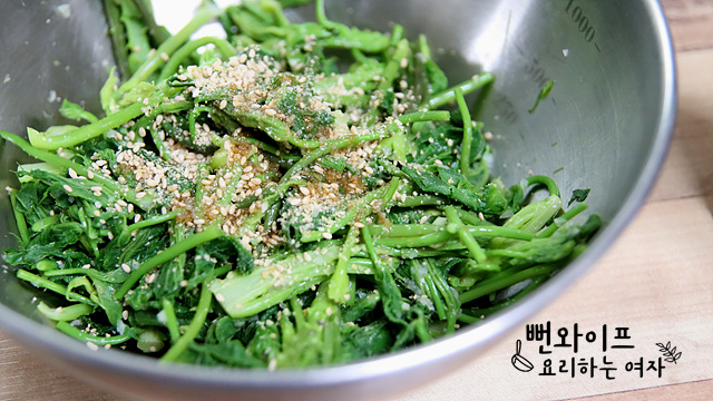 Toss with seasonings — step photo 1