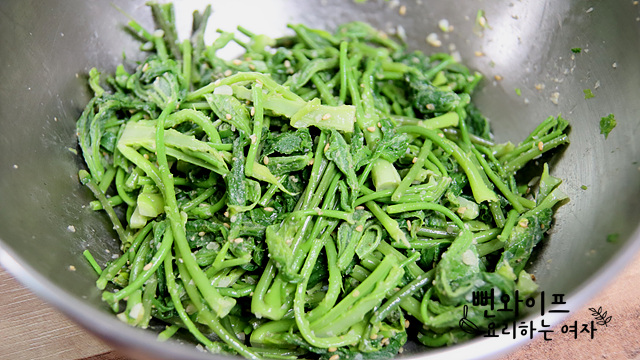 Toss with seasonings — step photo 2
