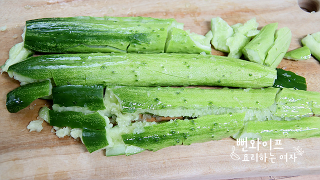 Prepare the cucumbers — step photo 2