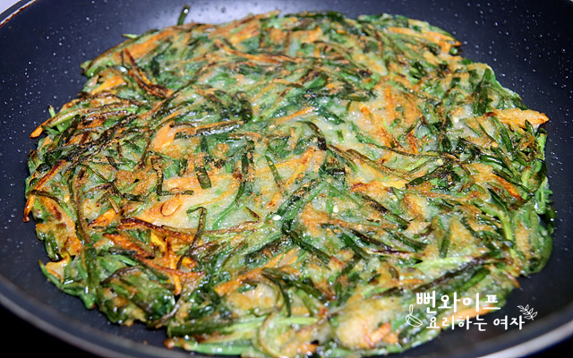 Pan-fry the pancakes — step photo 2