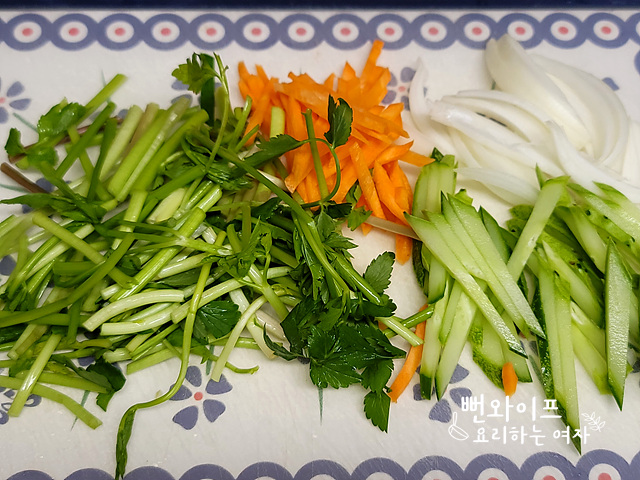 Slice the ingredients — step photo 2