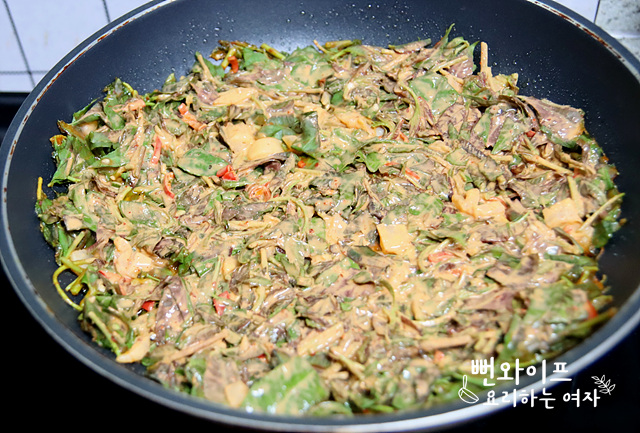 Pan-fry the pancakes — step photo 1