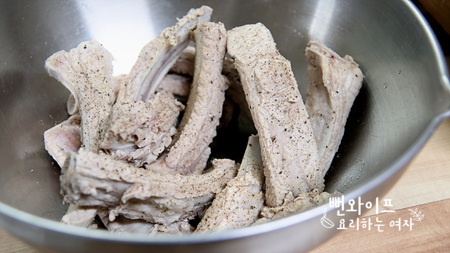 Season and roast the ribs — step photo 2