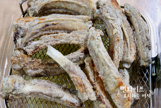 Season and roast the ribs — step photo 2