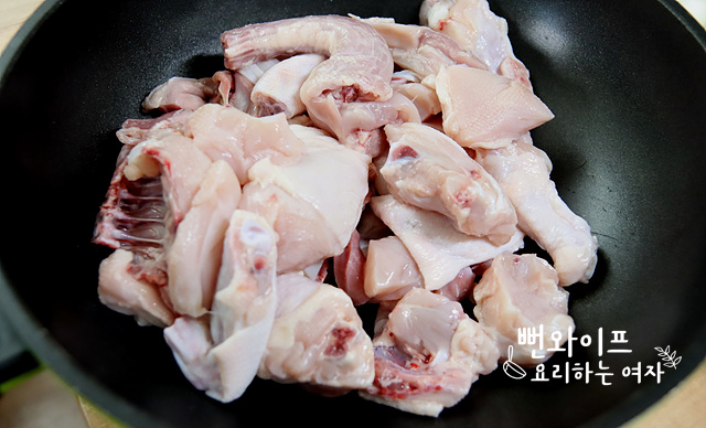 Simmer chicken and potatoes — step photo 1