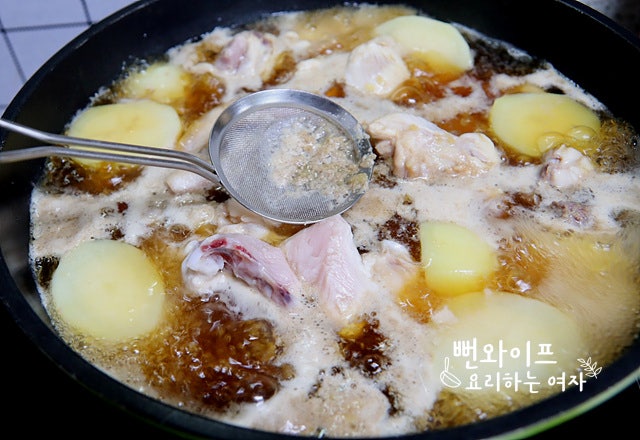 Simmer chicken and potatoes — step photo 2