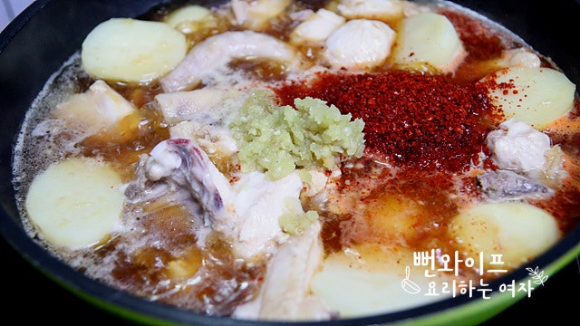 Add remaining seasoning and simmer — step photo 1