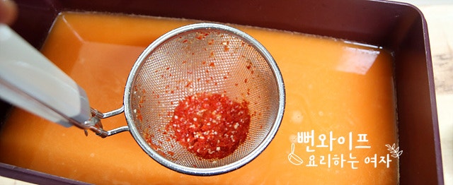 Make the kimchi broth — step photo 2