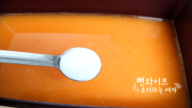 Make the kimchi broth — step photo