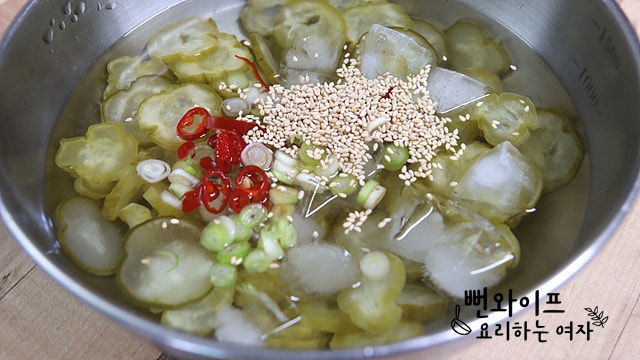 Make the cold soup — step photo 1