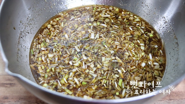 Marinate the beef bulgogi — step photo 1