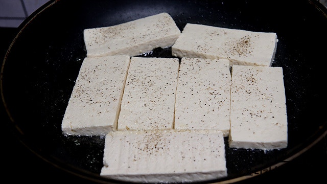 Pan-fry the tofu — step photo 1
