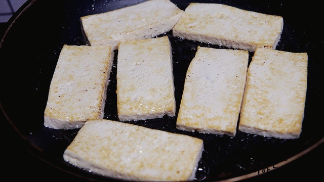 Pan-fry the tofu — step photo 2