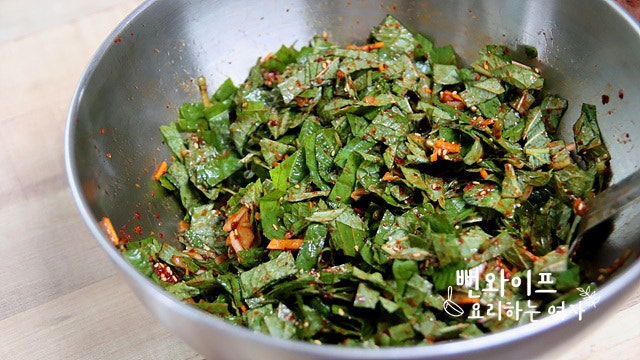 Toss the kimchi — step photo 2