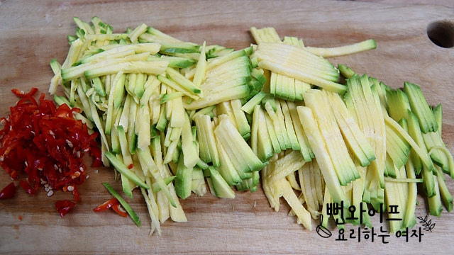 Slice the ingredients — step photo 1
