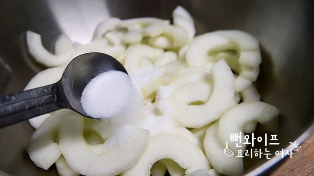 Pickle and squeeze out moisture — step photo 2