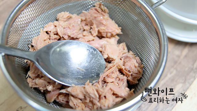 Drain the tuna — step photo