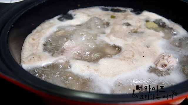 Parboil the ribs — step photo 2