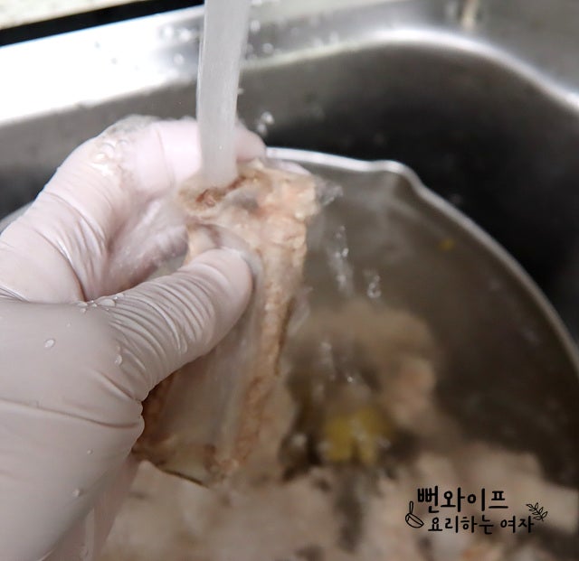 Parboil the ribs — step photo 2