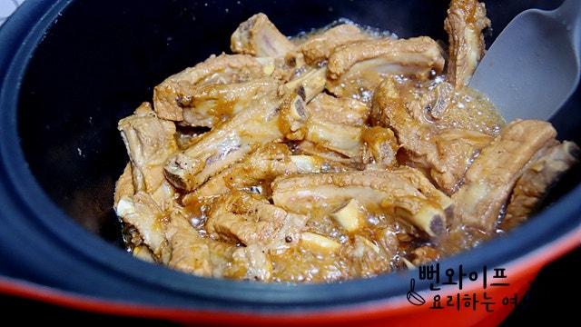 Braise the ribs — step photo 1