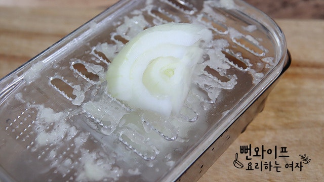Grate potato and onion — step photo 1