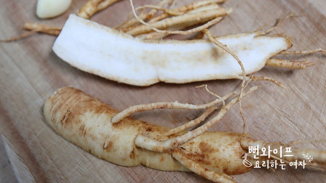 Soak the glutinous rice — step photo 1