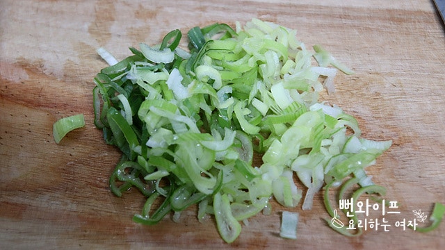 Soak the glutinous rice — step photo 2