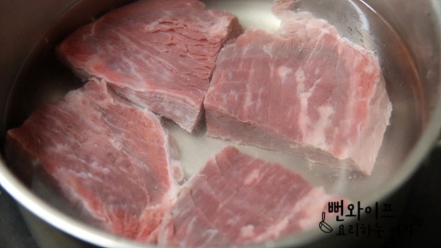 Simmer the meat — step photo 1
