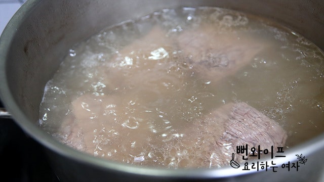 Simmer the meat — step photo 1