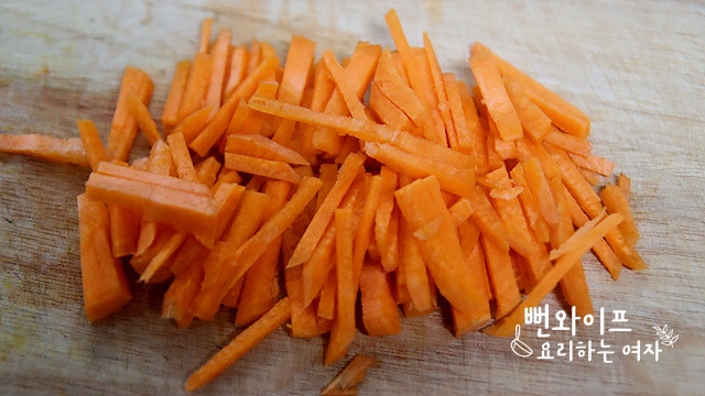 Slice the kabocha squash — step photo 2