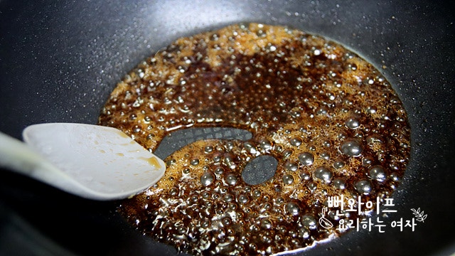 Stir-fry in the seasoning — step photo 1