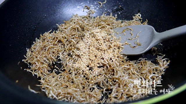 Stir-fry in the seasoning — step photo 2