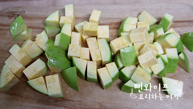 Cut the ingredients — step photo 1