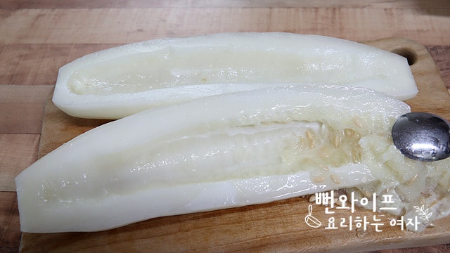 Slice the overripe cucumber — step photo 2