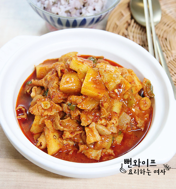 Spicy and Rich Gamja Jjageuri (Thick Potato and Pork Stew) — finished dish
