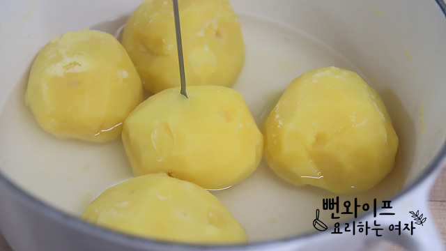 How to boil the potatoes — step photo