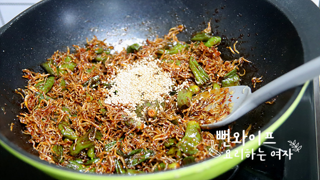 Add the anchovies and mix — step photo