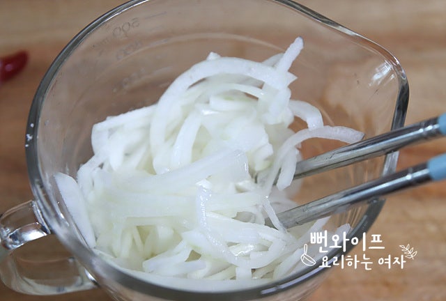 Make the pickled onions — step photo 2
