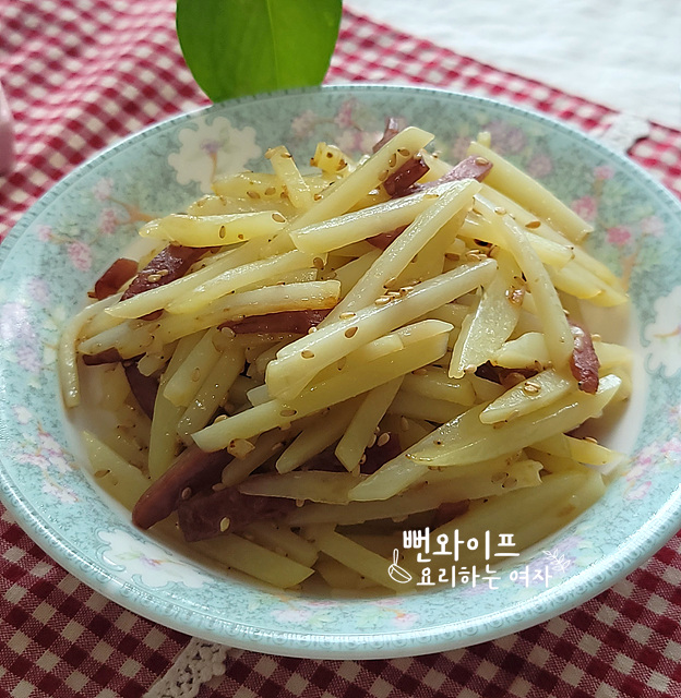 Gamja Bokkeum (Stir-Fried Potato Matchsticks) with Spam — finished dish