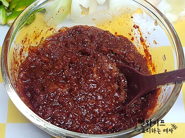 Make the stir-fry sauce — step photo 1