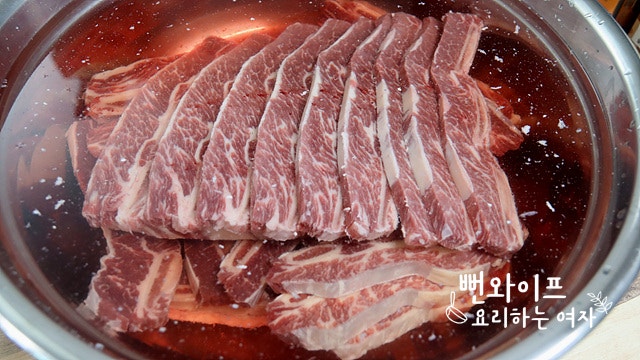 Soak the blood out of the ribs — step photo 2