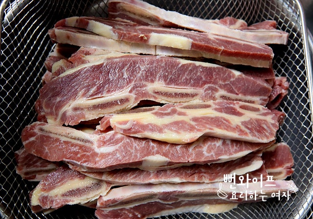 Soak the blood out of the ribs — step photo 2