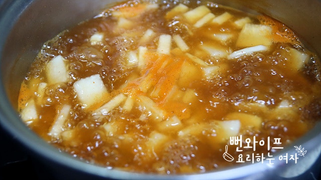 Boil the soup — step photo 1