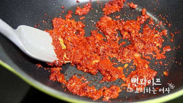 Stir-fry the shishito peppers — step photo 2
