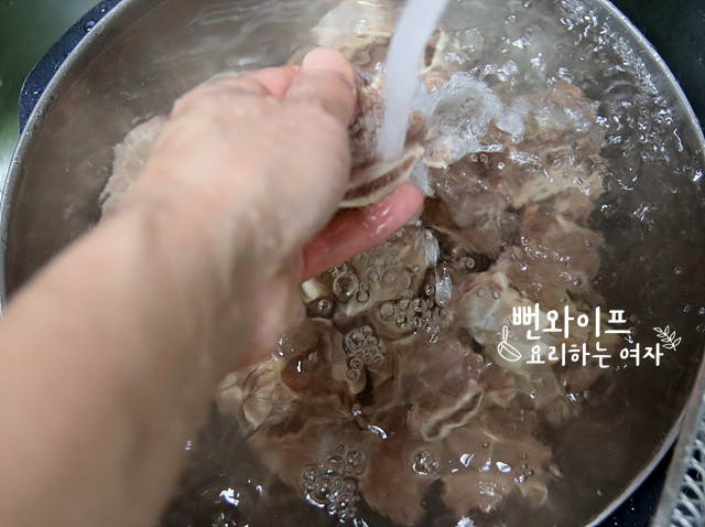 Parboil the beef short ribs — step photo