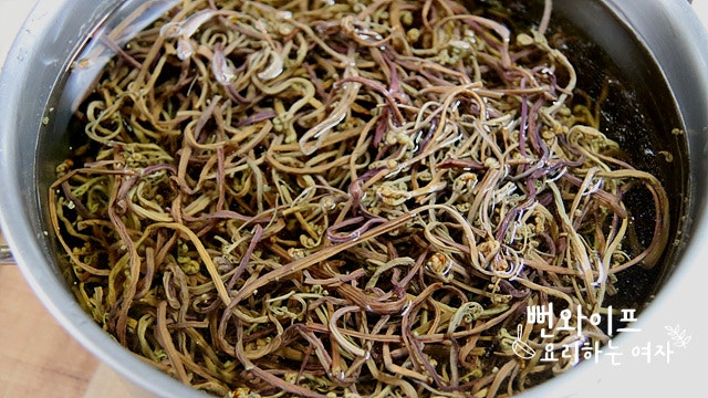 How to boil bracken fern — step photo 2