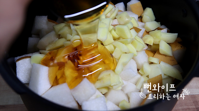 Add ingredients to the rice cooker — step photo 1